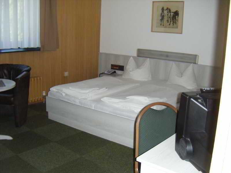 Central-Hotel Tegel Berlin Exterior photo
