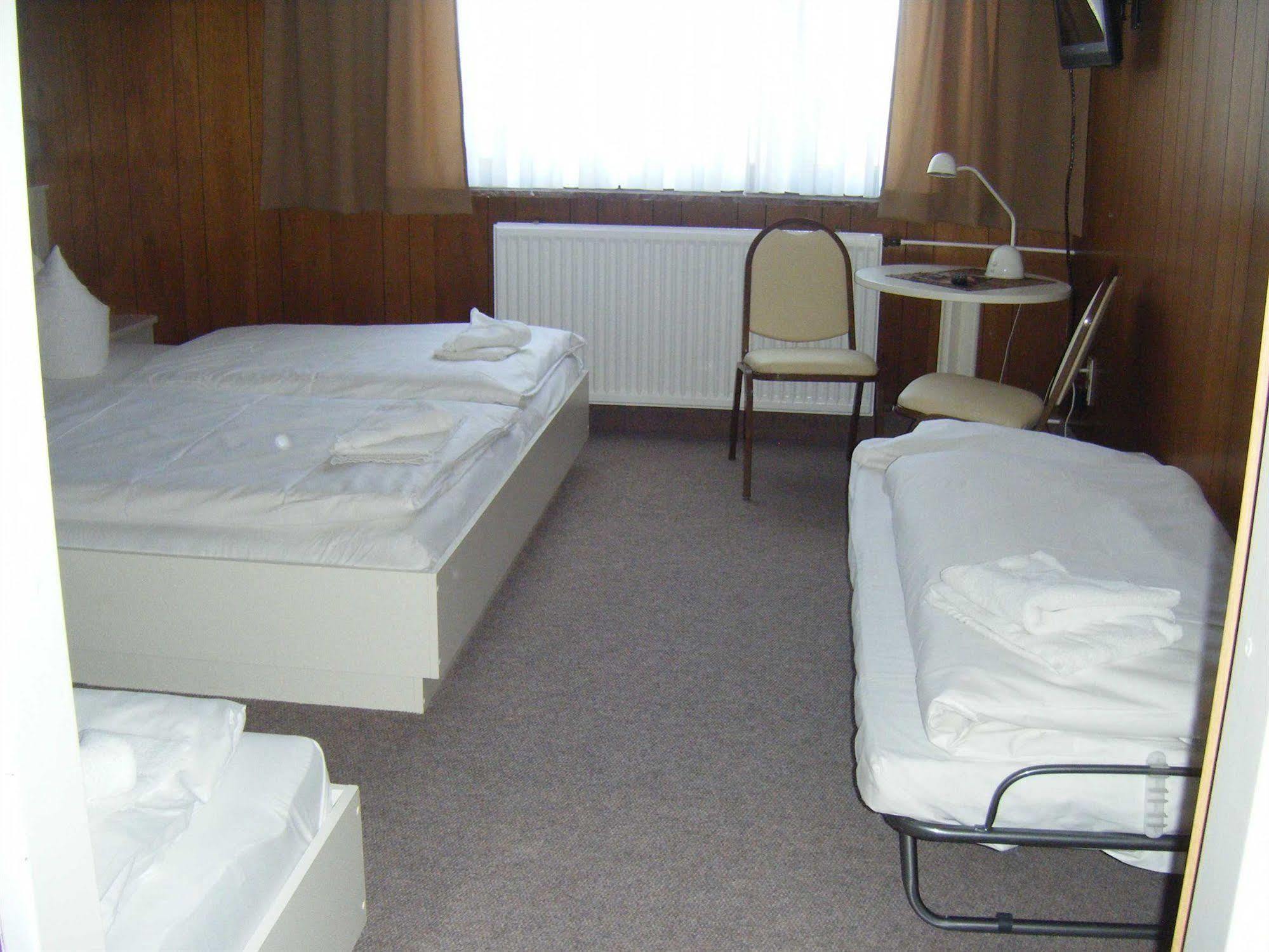 Central-Hotel Tegel Berlin Exterior photo